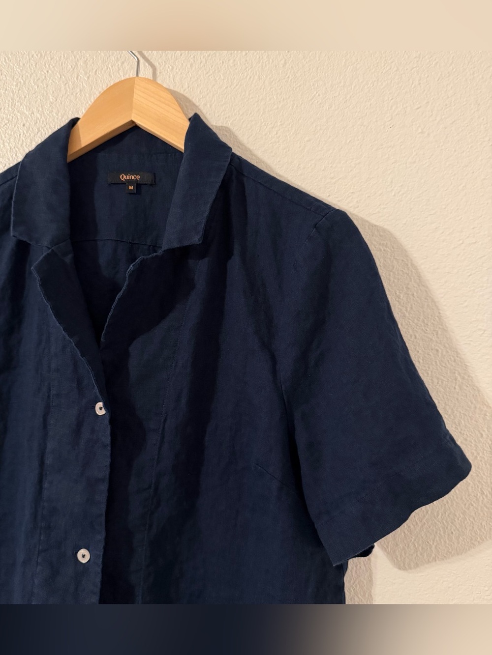 Quince Women's 100% European Linen Short Sleeve Shirt in Flax Deep Navy Medium - Picture 3 of 11